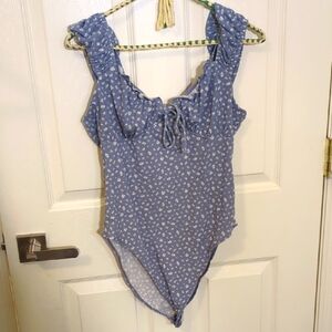 Wild Fable Blue WhiteFloral Patterned Bodysuit Bustier Style Top Large Feminine